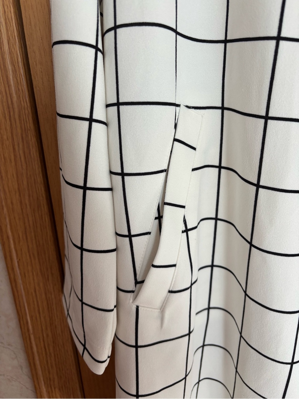MELLODAY Black & Off White Plaid Long Trench Style Blazer - Picture 7 of 15